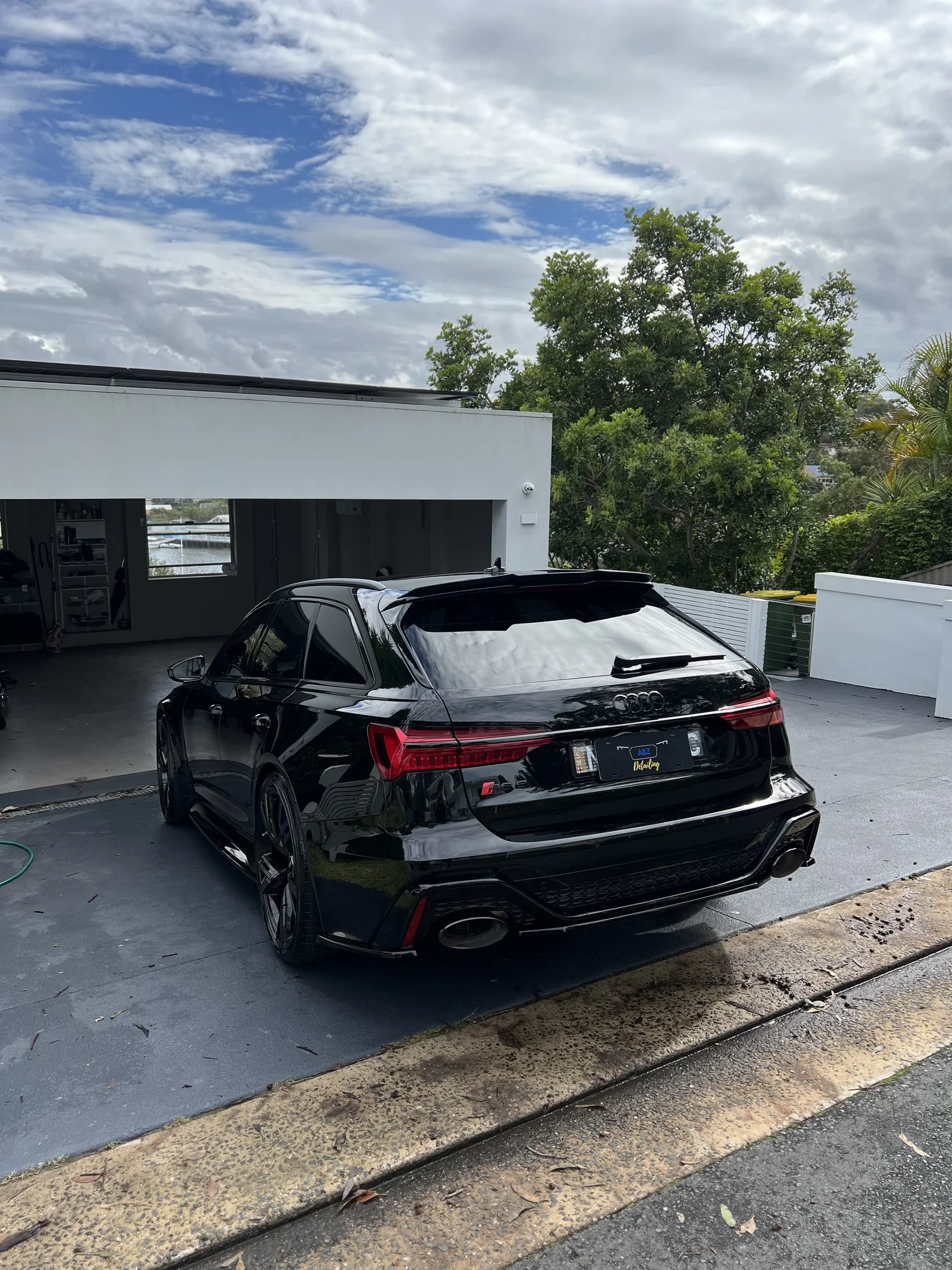 Detailed automotive paintwork by ABZ